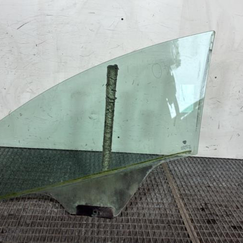 Vitre avant droit LANCIA DELTA 3 Photo n°4