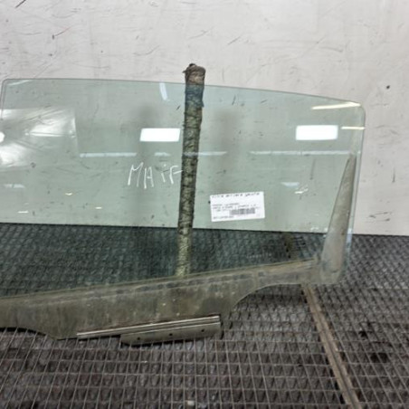 Vitre arriere gauche TOYOTA YARIS 3 Photo n°1