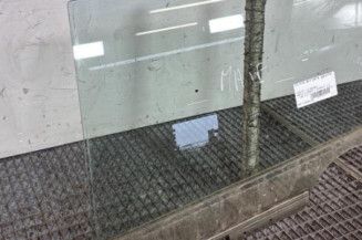 Vitre arriere gauche TOYOTA YARIS 3