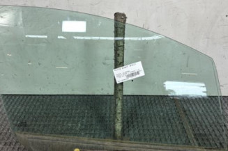 Vitre avant droit TOYOTA YARIS 3 Photo n°1