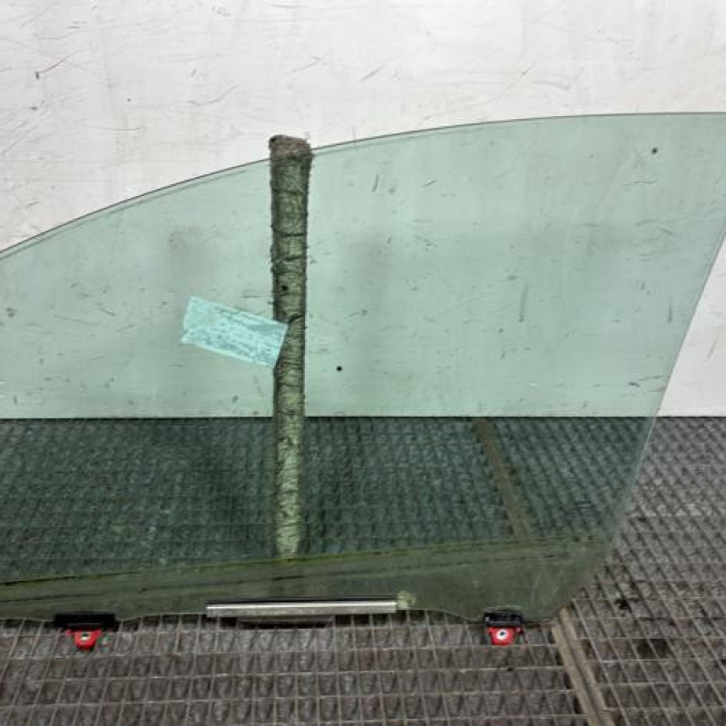 Vitre avant droit TOYOTA YARIS 3 Photo n°4