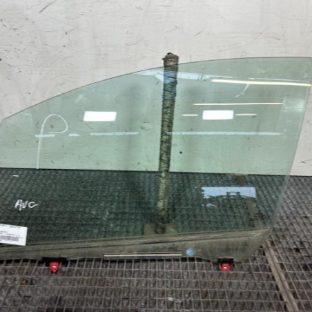 Vitre avant gauche TOYOTA YARIS 3 Photo n°1