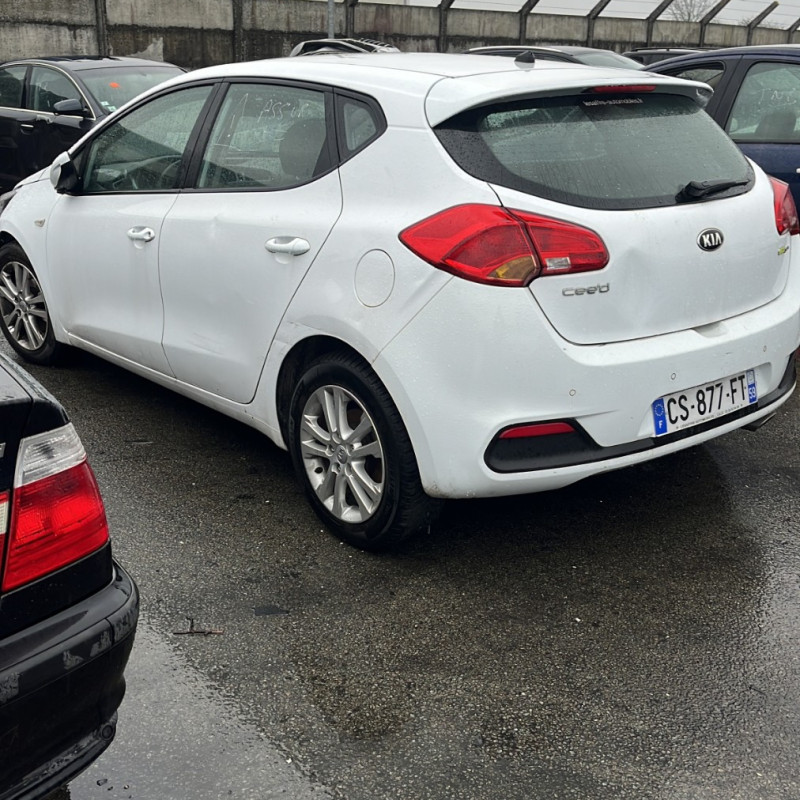 KIA CEE-D 2 PHASE 1 1.4 CVVT - 16V Photo n°5