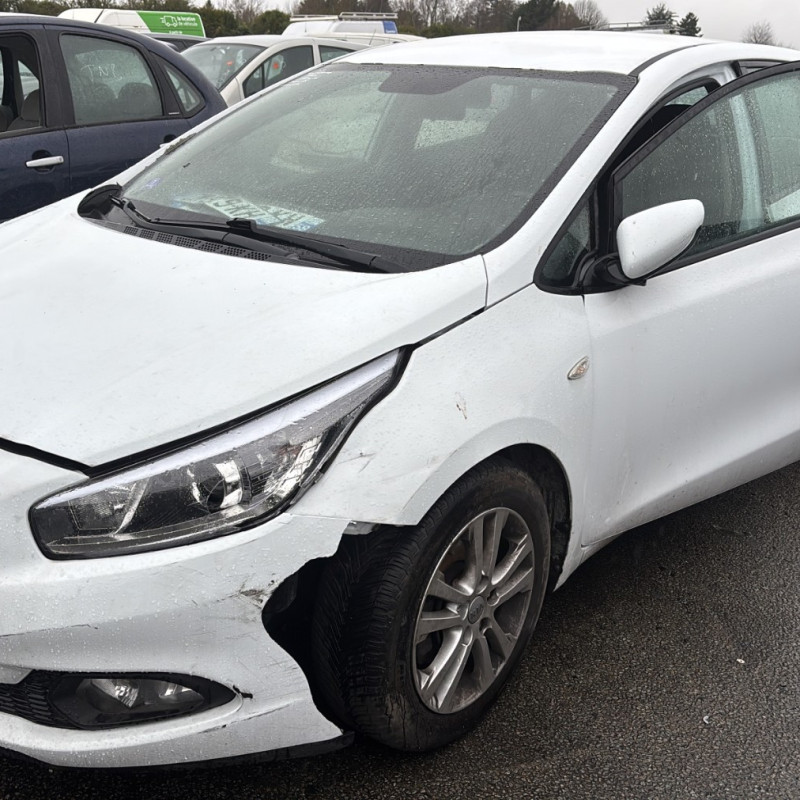 KIA CEE-D 2 PHASE 1 1.4 CVVT - 16V Photo n°13