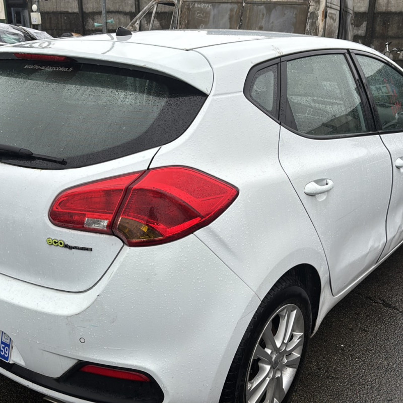 KIA CEE-D 2 PHASE 1 1.4 CVVT - 16V Photo n°15