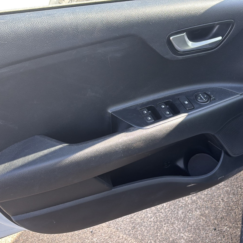 KIA STONIC PHASE 2 1.0 GDI - 12V TURBO HYBRID Photo n°21