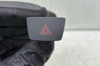 Bouton de warning FORD FIESTA 7 Photo n°1