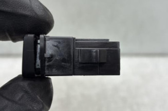 Bouton de warning FORD FIESTA 7