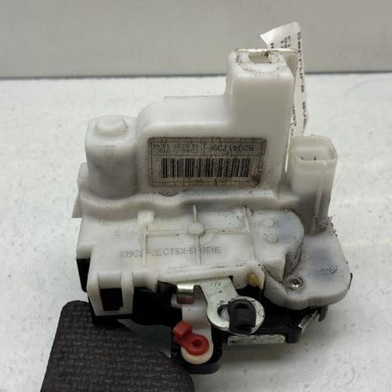 Serrure avant gauche FIAT 500 2 Photo n°1