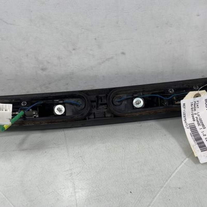 Bouton de coffre FIAT PANDA 2 Photo n°3