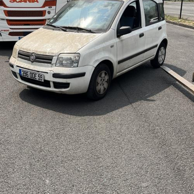 Bouton de coffre FIAT PANDA 2 Photo n°6