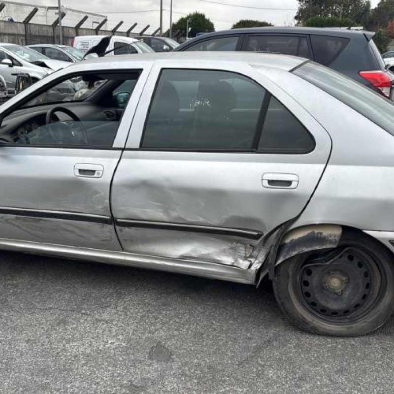 Poignee porte avant droit PEUGEOT 406 Photo n°11