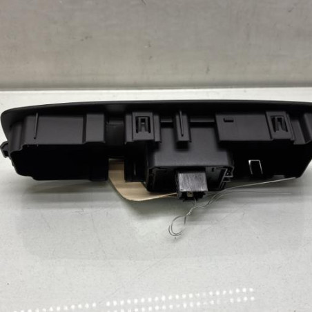 Interrupteur de leve vitre avant droit RENAULT SCENIC 4