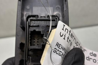 Interrupteur de leve vitre avant droit RENAULT SCENIC 4