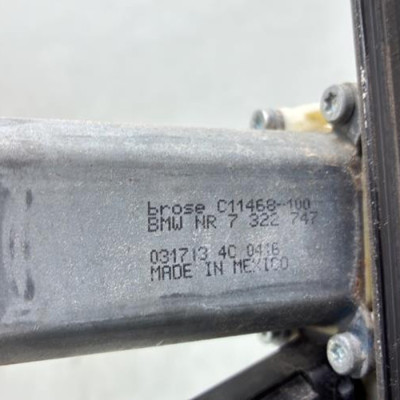 Leve vitre electrique arriere gauche BMW X3 F25 Photo n°8