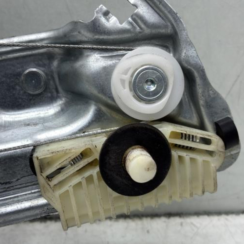 Leve vitre electrique arriere gauche RENAULT MEGANE 4 Photo n°5