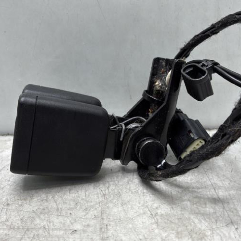 Attache ceinture arriere droit FORD FIESTA 7 Photo n°2