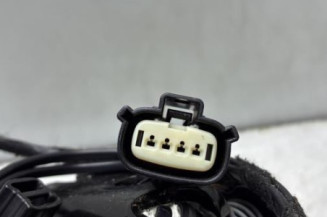 Attache ceinture arriere droit FORD FIESTA 7