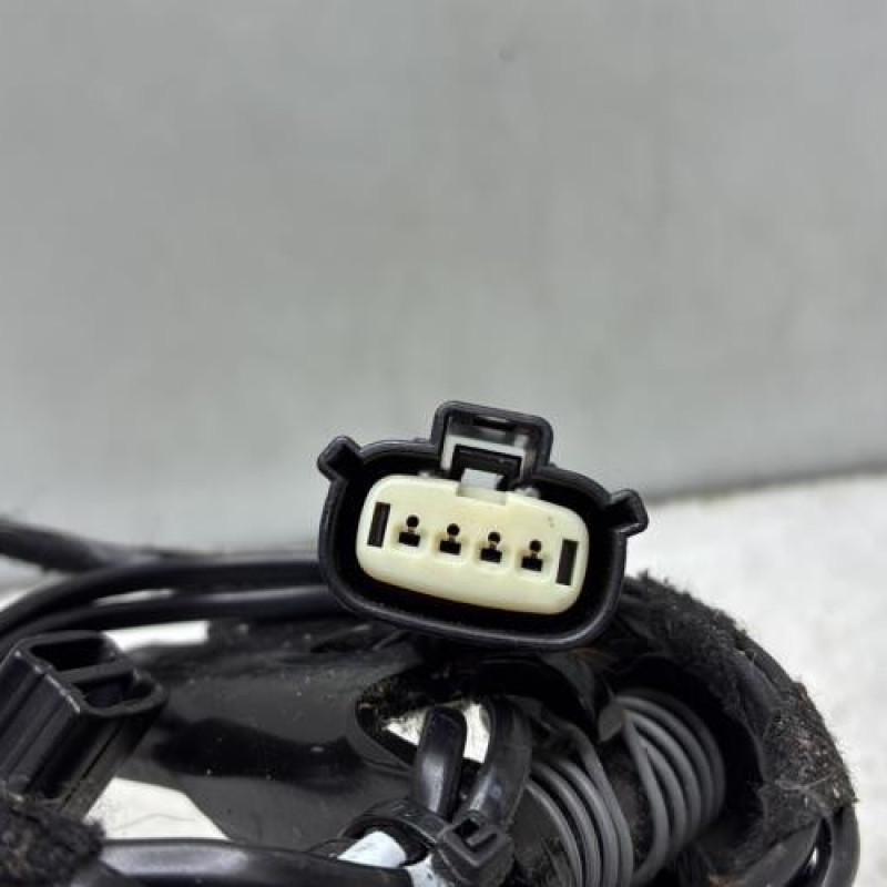 Attache ceinture arriere droit FORD FIESTA 7 Photo n°3