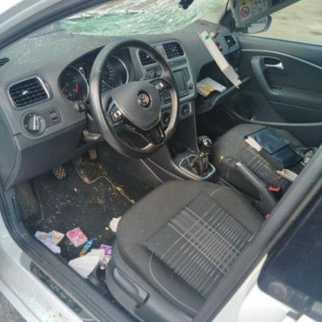 Poignee porte avant droit VOLKSWAGEN POLO 5