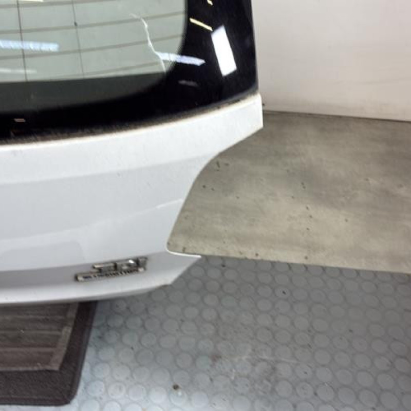 Malle/Hayon arriere VOLKSWAGEN POLO 5 Photo n°4