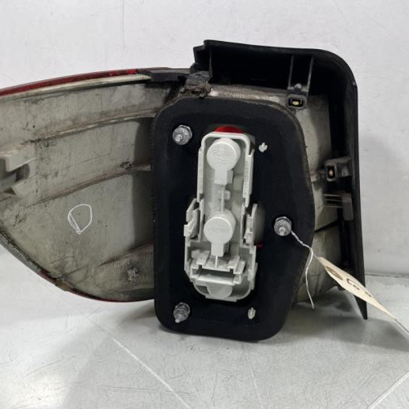 Feu arriere principal droit (feux) MERCEDES CLASSE B 245 Photo n°2