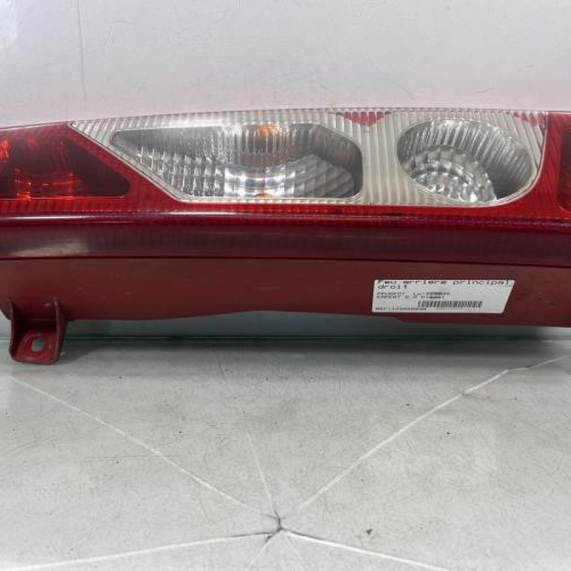 Feu arriere principal droit (feux) PEUGEOT EXPERT 2 Photo n°1