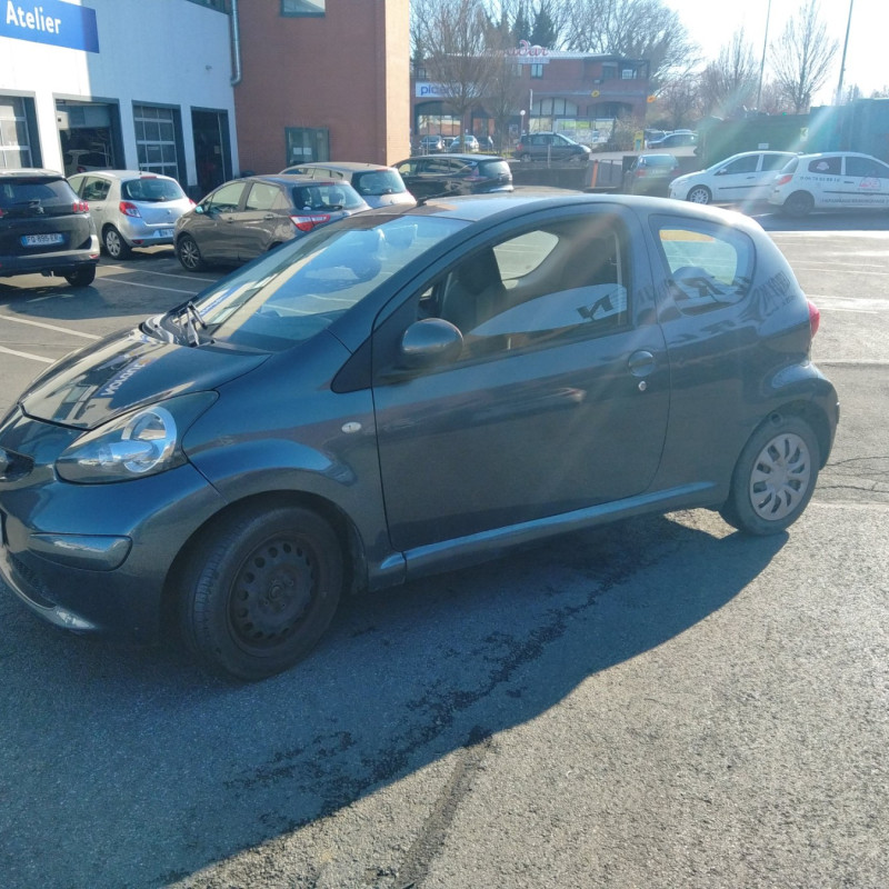 TOYOTA AYGO 1 PHASE 1 1.0i - 12V Photo n°3