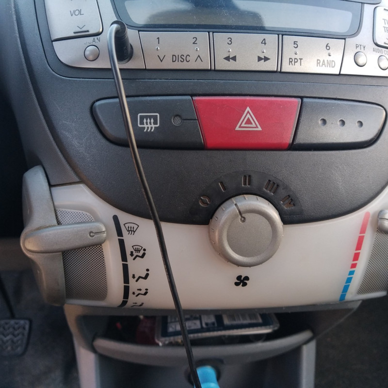 TOYOTA AYGO 1 PHASE 1 1.0i - 12V Photo n°8