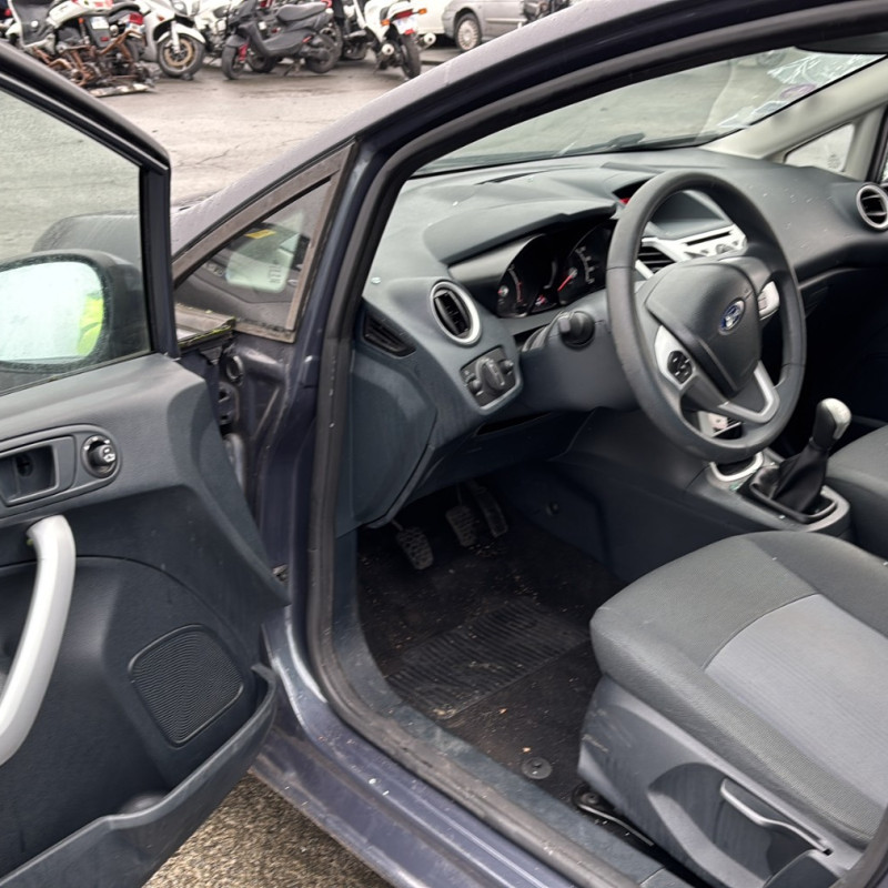 FORD FIESTA 6 PHASE 1 1.25i - 16V Photo n°9