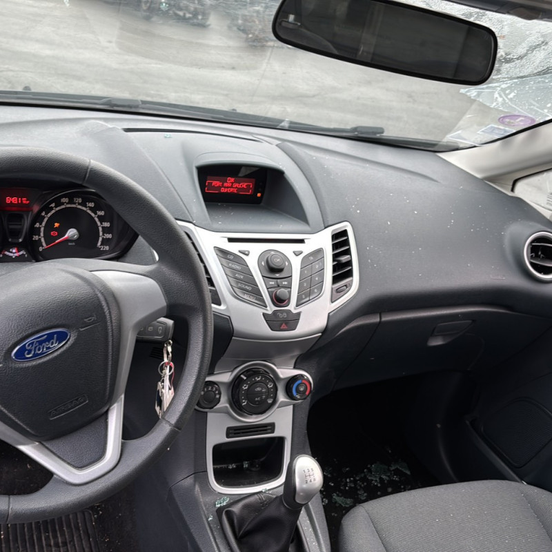 FORD FIESTA 6 PHASE 1 1.25i - 16V Photo n°12