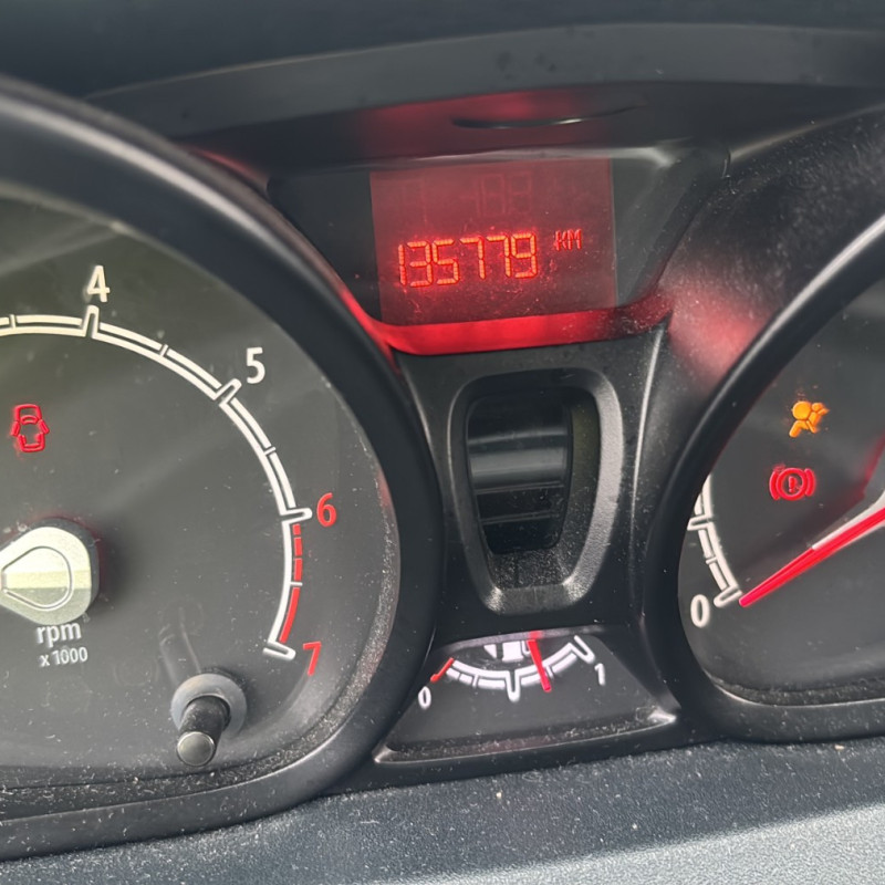 FORD FIESTA 6 PHASE 1 1.25i - 16V Photo n°20