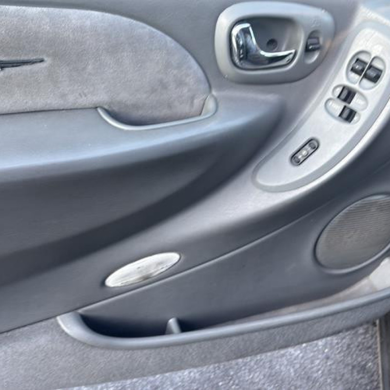 Optique avant principal droit (feux)(phare) CHRYSLER GRAND VOYAGER 4 Photo n°13