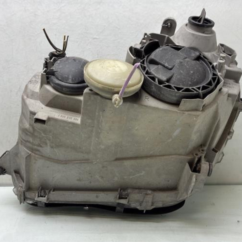 Optique avant principal droit (feux)(phare) MERCEDES CLASSE C 203 Photo n°3