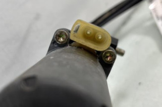 Leve vitre electrique avant droit FORD FIESTA 4