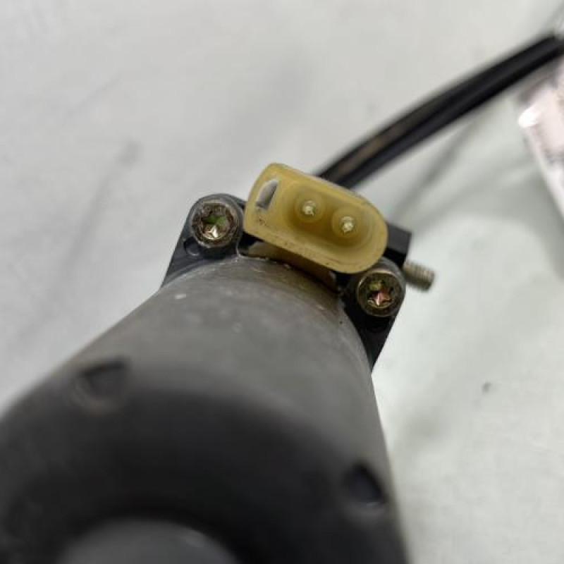 Leve vitre electrique avant droit FORD FIESTA 4 Photo n°3