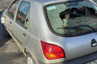 Leve vitre electrique avant droit FORD FIESTA 4