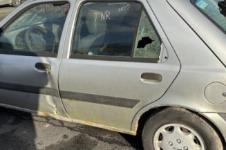 Leve vitre electrique avant droit FORD FIESTA 4