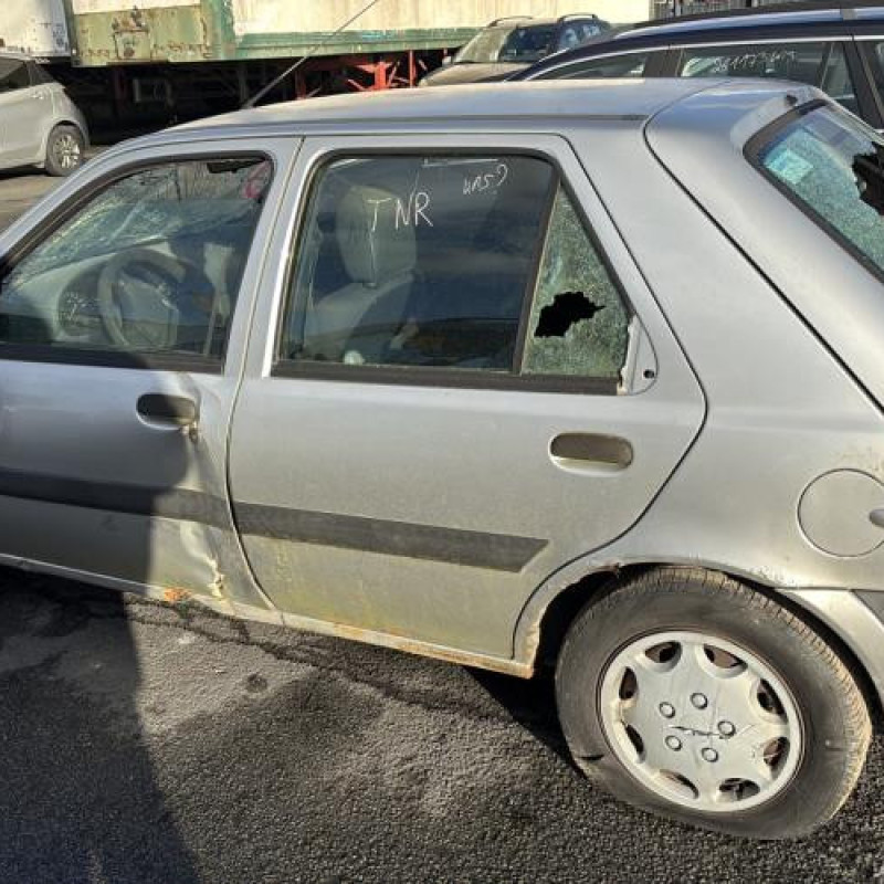 Leve vitre electrique avant droit FORD FIESTA 4 Photo n°12