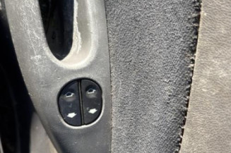 Leve vitre electrique avant droit FORD FIESTA 4
