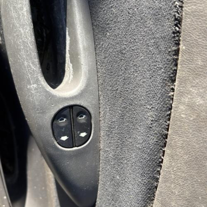 Leve vitre electrique avant droit FORD FIESTA 4 Photo n°14