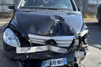 Feu arriere secondaire gauche (feux) MERCEDES CLASSE B 245