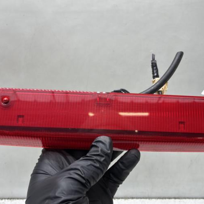 Feu arriere stop central FORD FIESTA 7 Photo n°2