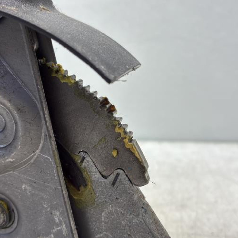 Levier frein à main TOYOTA YARIS 3 Photo n°6