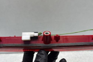 Feu arriere stop central KIA CEE-D 1