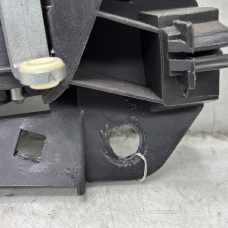 Poignee interieur arriere gauche OPEL CORSA D Photo n°4