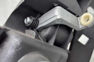 Poignee interieur arriere gauche OPEL CORSA D