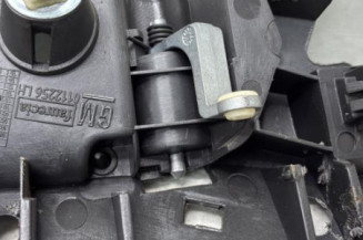 Poignee interieur avant gauche OPEL CORSA D