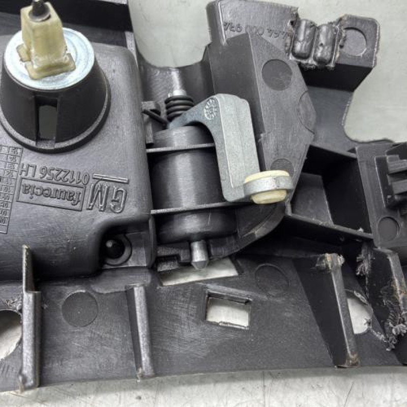 Poignee interieur avant gauche OPEL CORSA D Photo n°4