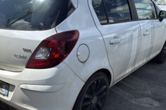 Pompe à carburant OPEL CORSA D